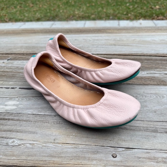 Tieks Shoes - Tieks by Gavrieli Ballet Flats Pale Pink Leather Teal‎ Sole Size 8